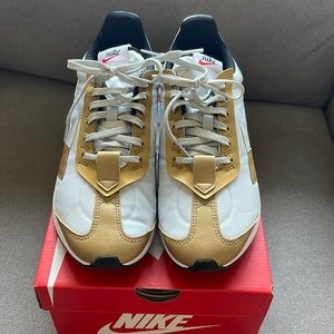 Womens Air Max Pre-Day SE size 9.5 with Box! Worn a couple times.